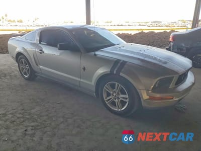 Czwarte zdjęcie samochodu z boku: 2006 FORD MUSTANG VIN:1ZVFT80N265236797 - miniatura