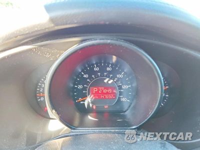 Zdjęcie 9 z 13 samochodu: 2015 KIA SOUL + VIN:KNDJP3A58F7217887 - miniatura