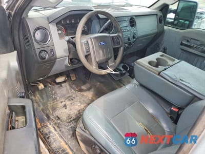 Zdjęcie 8 z 13 samochodu: 2016 FORD F550 SUPER DUTY VIN:1FD0X5GT2GEC19138 - miniatura
