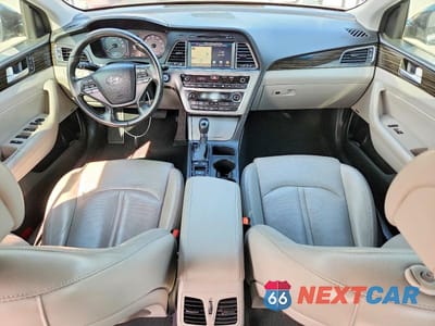 Zdjęcie 8 z 12 samochodu: 2016 HYUNDAI SONATA HYBRID LIMITED VIN:KMHE34L19GA008932 - miniatura