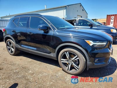Czwarte zdjęcie samochodu z boku: 2019 VOLVO XC40 T5 R-DESIGN VIN:YV4162UM7K2048658 - miniatura