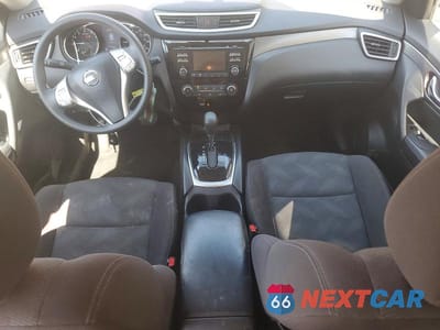 Zdjęcie 8 z 13 samochodu: 2016 NISSAN ROGUE S VIN:KNMAT2MV0GP602119 - miniatura