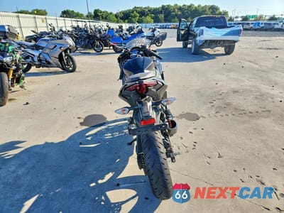 Czwarte zdjęcie samochodu z boku: 2026 KAWASAKI EX500 VIN:ML5EXGG13TDA79537 - miniatura
