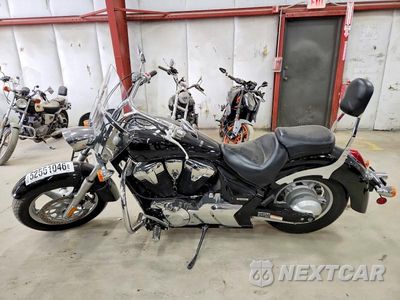 Trzecie zdjęcie samochodu z tyłu: 2010 HONDA VT1300 CR VIN:JH2SC6605AK000602 - miniatura