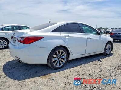 Trzecie zdjęcie samochodu z tyłu: 2013 HYUNDAI SONATA SE VIN:5NPEC4AC0DH799574 - miniatura
