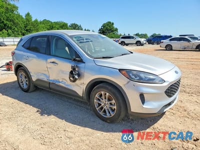 Czwarte zdjęcie samochodu z boku: 2020 FORD ESCAPE SE VIN:1FMCU0G63LUC47064 - miniatura