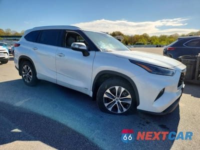 Czwarte zdjęcie samochodu z boku: 2022 TOYOTA HIGHLANDER HYBRID XLE VIN:5TDHBRCH4NS543312 - miniatura