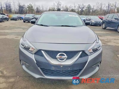 Piąte zdjęcie samochodu w środku: 2017 NISSAN MAXIMA PLATINUM VIN:1N4AA6AP1HC401279 - miniatura