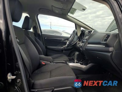 Zdjęcie 7 z 12 samochodu: 2017 HONDA FIT LX VIN:JHMGK5H55HS003626 - miniatura