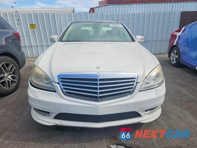 Piąte zdjęcie samochodu w środku: 2012 MERCEDES-BENZ S 550 VIN:WDDNG7DB4CA421746 - miniatura