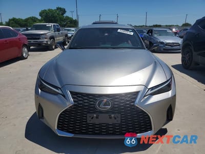 Piąte zdjęcie samochodu w środku: 2021 LEXUS IS 300 VIN:JTHCA1D28M5115190 - miniatura