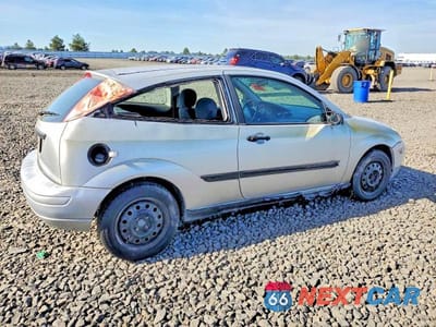 Trzecie zdjęcie samochodu z tyłu: 2001 FORD FOCUS ZX3 VIN:3FAFP313X1R139804 - miniatura