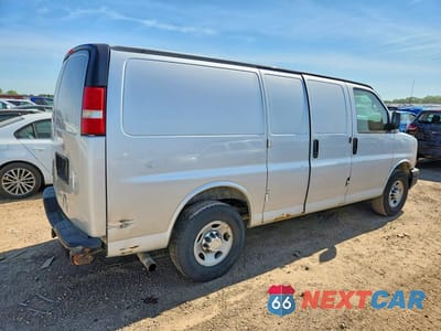 Trzecie zdjęcie samochodu z tyłu: 2015 CHEVROLET EXPRESS G2500 VIN:1GCWGFCF8F1224919 - miniatura