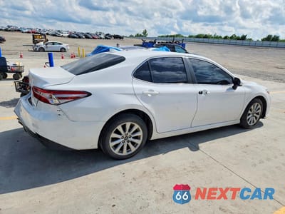 Trzecie zdjęcie samochodu z tyłu: 2019 TOYOTA CAMRY LE VIN:4T1B11HK4KU810787 - miniatura