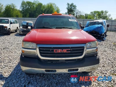 Piąte zdjęcie samochodu w środku: 2003 GMC SIERRA K2500 HEAVY DUTY VIN:1GTHK29U23E374096 - miniatura