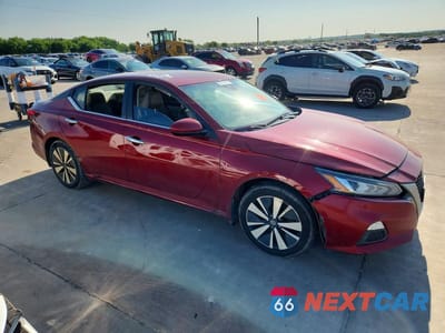 Czwarte zdjęcie samochodu z boku: 2021 NISSAN ALTIMA SV VIN:1N4BL4DV5MN317994 - miniatura
