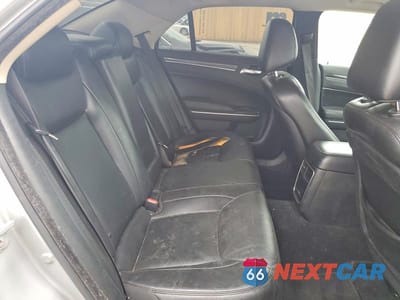 Zdjęcie 10 z 12 samochodu: 2019 CHRYSLER 300 TOURING VIN:2C3CCAAG1KH648021 - miniatura