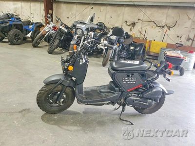 Trzecie zdjęcie samochodu z tyłu: 2016 HONDA NPS50 VIN:JH2AF5814GK402445 - miniatura