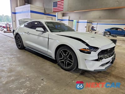 Czwarte zdjęcie samochodu z boku: 2022 FORD MUSTANG VIN:1FA6P8TH2N5145319 - miniatura