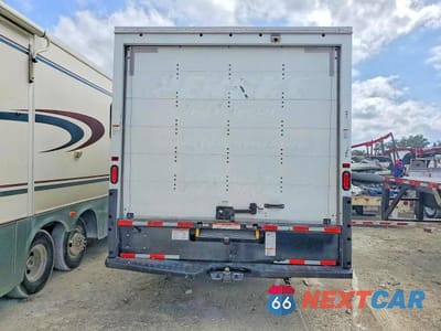 Zdjęcie 6 z 13 samochodu: 2023 FORD E350 BOX TRUCK VIN:1FDWE3FN8PDD03414 - miniatura
