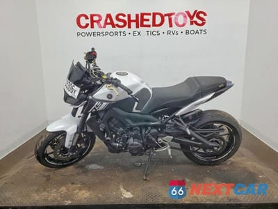Trzecie zdjęcie samochodu z tyłu: 2017 YAMAHA FZ09 VIN:JYARN53E5HA001823 - miniatura