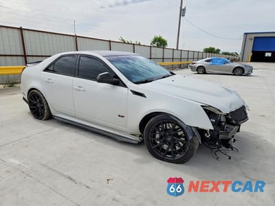 Czwarte zdjęcie samochodu z boku: 2013 CADILLAC CTS-V VIN:1G6DV5EP6D0101171 - miniatura