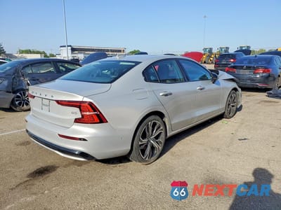Trzecie zdjęcie samochodu z tyłu: 2024 VOLVO S60 PLUS VIN:7JRL12FL7RG280108 - miniatura