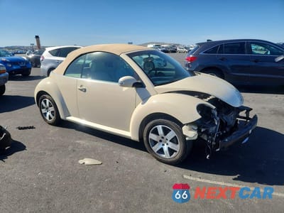 Czwarte zdjęcie samochodu z boku: 2006 VOLKSWAGEN NEW BEETLE CONVERTIBLE OPTION PACKAGE 1 VIN:3VWRG31Y06M320253 - miniatura