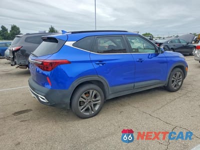 Trzecie zdjęcie samochodu z tyłu: 2021 KIA SELTOS S VIN:KNDEUCAA9M7105751 - miniatura