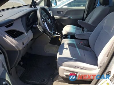 Zdjęcie 7 z 12 samochodu: 2016 TOYOTA SIENNA LE VIN:5TDKK3DC9GS714581 - miniatura