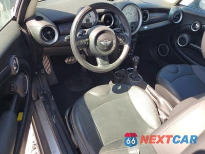 Zdjęcie 8 z 12 samochodu: 2013 MINI COOPER S VIN:WMWSV3C5XDT395289 - miniatura