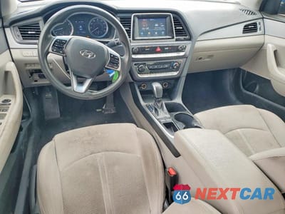 Zdjęcie 8 z 12 samochodu: 2019 HYUNDAI SONATA SE VIN:5NPE24AF5KH747903 - miniatura