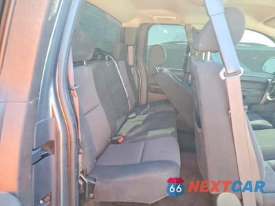 Zdjęcie 10 z 12 samochodu: 2011 CHEVROLET SILVERADO K1500 LS VIN:1GCRKREA0BZ330419 - miniatura
