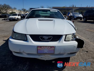 Piąte zdjęcie samochodu w środku: 2000 FORD MUSTANG VIN:1FAFP4045YF221107 - miniatura