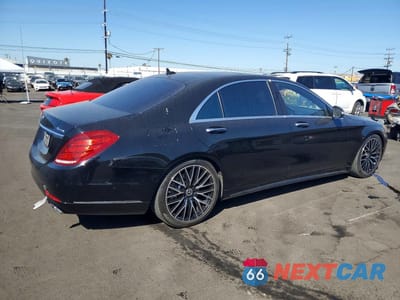 Trzecie zdjęcie samochodu z tyłu: 2015 MERCEDES-BENZ S 550 4MATIC VIN:WDDUG8FB8FA122778 - miniatura