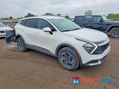 Czwarte zdjęcie samochodu z boku: 2023 KIA SPORTAGE LX VIN:KNDPUCAG8P7039906 - miniatura