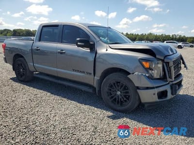 Czwarte zdjęcie samochodu z boku: 2019 NISSAN TITAN SV VIN:1N6AA1E6XKN503168 - miniatura