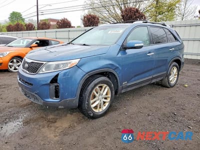 2015 KIA SORENTO LX 5XYKTDA68FG604778 - główne zdjęcie licytacji z USA - miniatura