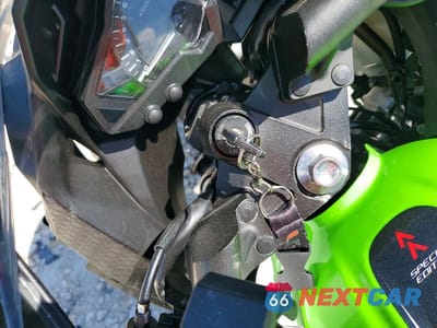 Zdjęcie 8 z 9 samochodu: 2014 KAWASAKI EX300 B VIN:JKAEX8B19EA009247 - miniatura