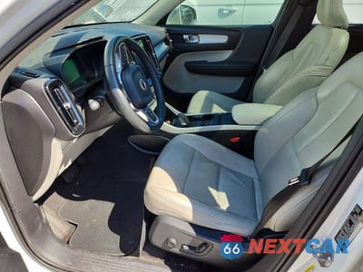 Zdjęcie 7 z 13 samochodu: 2019 VOLVO XC40 T5 MOMENTUM VIN:YV4162XZ8K2014946 - miniatura