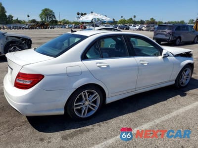 Trzecie zdjęcie samochodu z tyłu: 2014 MERCEDES-BENZ C 250 VIN:WDDGF4HB7EA953175 - miniatura