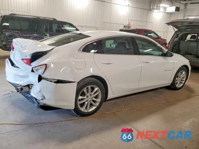 Trzecie zdjęcie samochodu z tyłu: 2018 CHEVROLET MALIBU LT VIN:1G1ZD5ST5JF101414 - miniatura