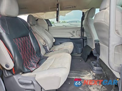 Zdjęcie 11 z 13 samochodu: 2021 TOYOTA SIENNA LE VIN:5TDKRKECXMS001401 - miniatura
