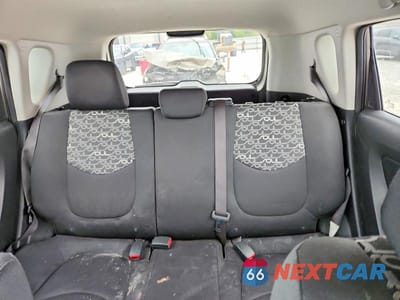 Zdjęcie 10 z 14 samochodu: 2011 KIA SOUL + VIN:KNDJT2A21B7215694 - miniatura