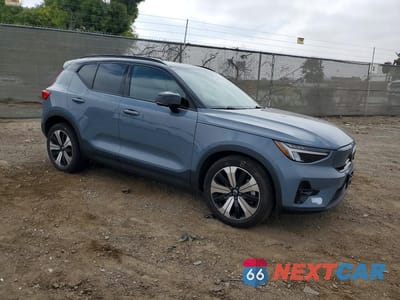 Czwarte zdjęcie samochodu z boku: 2023 VOLVO XC40 RECHARGE PLUS VIN:YV4ED3UL8P2076156 - miniatura