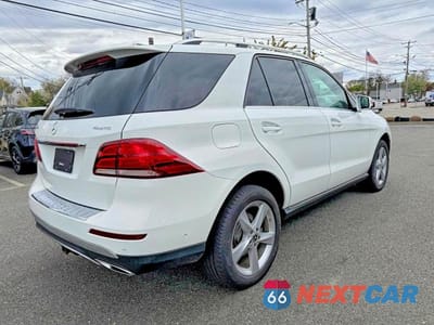 Czwarte zdjęcie samochodu z boku: 2018 MERCEDES-BENZ GLE 350 4MATIC VIN:4JGDA5HB9JB073760 - miniatura