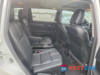 Zdjęcie 11 z 13 samochodu: 2018 TOYOTA HIGHLANDER SE VIN:5TDKZRFH7JS532618 - miniatura