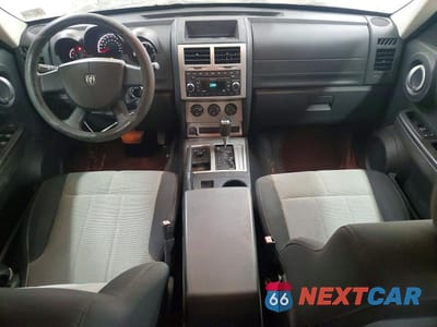 Zdjęcie 8 z 13 samochodu: 2008 DODGE NITRO SXT VIN:1D8GU28K08W114501 - miniatura
