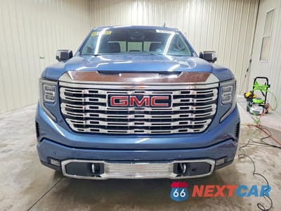 Piąte zdjęcie samochodu w środku: 2025 GMC SIERRA K1500 DENALI VIN:1GTUUGED5SZ207508 - miniatura