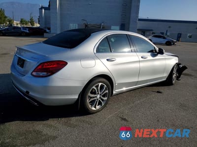 Trzecie zdjęcie samochodu z tyłu: 2016 MERCEDES-BENZ C 300 4MATIC VIN:55SWF4KB4GU146748 - miniatura